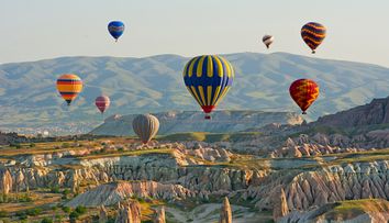 Ce poți să faci în Capadocia, una dintre cele mai spectaculoase destinații din lume. Experiențele pe care nu trebuie să le ratezi