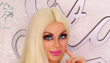 O nouă “Barbie” ia cu asalt rețelele de socializare. Cum arată femeia obsedată de celebra păpușă
