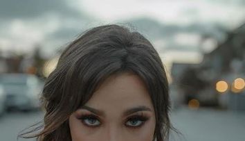 Cea mai frumoasa Kardashian nu vrea sa fie celebra si arata mai bine decat renumitele surori