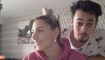 Jo și Juno au intrat în direct prin skype, după 3 săptămâni de izolare
