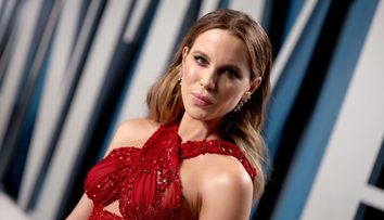 Kate Beckinsale, la braț cu un rocker de 22 de ani. Actrița face colecție de bărbați tineri