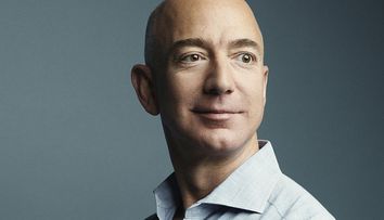 Cum arata sotia lui Jeff Bezos. Una dintre rarele sale aparitii publice, surprinsa de fotografii de la eveniment