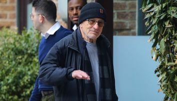Timpul nu iartă pe nimeni: o legendă a Hollywood-ului, de nerecunoscut la 82 de ani! Actorul dur și intimidant, care făcea legea pe ecran, a fost fotografiat într-o apariție surprinzător de vulnerabilă