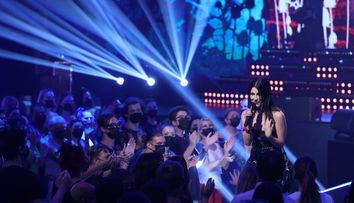 SuperStar Etapa CLUB: Romina Apostol merge în semifinale. Smiley: “Fata asta e atomică!”