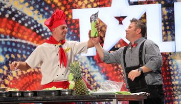 Smiley si Bartos pregatesc shaorma si merg la control prin vagoane in noul sezon al super show-ului 
