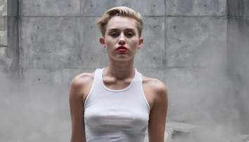 Miley Cyrus, complet goala in noul sau videoclip. Imaginile controversate in care fanii nu se asteptau sa o vada - VIDEO
