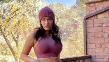Cassandra Sienega, mai fierbinte ca niciodată. Cum s-a lăsat fotografiată modelul cu cei mai mici bikini din lume