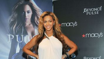 Beyonce s-a transformat intr-o blonda sexy. Cum arata cantareata cu parul deschis la culoare in cel mai nou videclip