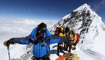 Solutie inedita pentru protectia mediului: toalete portabile pe Everest!