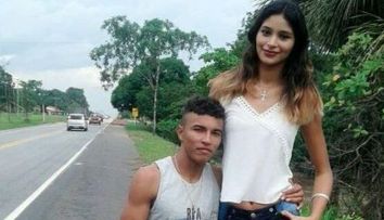 A devenit celebră în urma căsătoriei cu un bărbat mai scund decât ea. Cum arată acum familia celei mai înalte brazilience