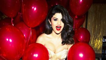 Selena Gomez nu mai e o fata cuminte. Toti s-au grabit sa o fotografieze cand a aparut fara sutien in public si le-a aratat tuturor ca si-a marit sanii