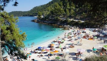 „Este un calvar!” Ce condiții a găsit un turist român pe o plajă celebră din Thassos