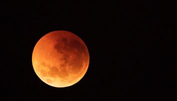 Cum va influența Luna Sângerie din 3 martie fiecare zodie. Schimbările majore pentru fiecare semn