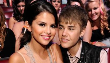Fotografiile care demonstreaza ca Justin Bieber si Selena Gomez s-au impacat. Cantaretul s-a dat singur de gol pe o retea de socializare