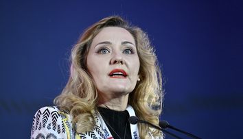 Elena Lasconi, printre favoriți la alegerile prezidențiale 2024. Ce loc ocupă în intenția de vot