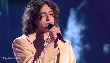 Vocea României 2024: Semifinala. Colin Doljescu ne-a fermecat cu vocea sa caldă, interpretând melodia „Zece” a lui Florin Chilian
