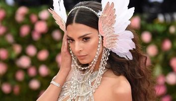 Emily Ratajkowski, ținută incredibil de sexy la o ieșire în oraș