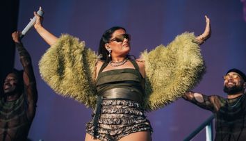 Diva anilor 2000, de nerecunoscut la 47 de ani. Nelly Furtado și-a surprins fanii cu noul look voluptuos