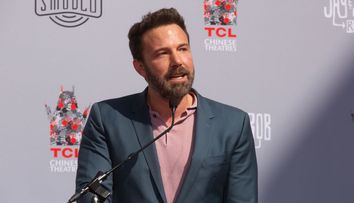 Noua iubită a lui Ben Affleck, surprinsă la plajă! Iată cum arată Katie Cherry în costum de baie