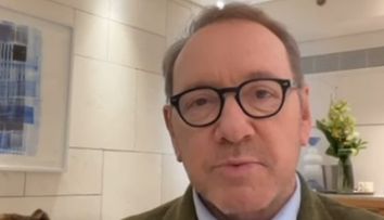 Mii de oameni i-au oferit cazare lui Kevin Spacey după ce declarațiile sale recente au făcut vâlvă pe internet. Ce mesaj le-a transmis actorul