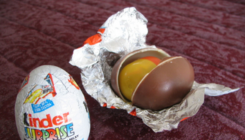 Ce a gasit o femeie intr-un ou Kinder. 