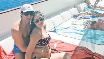Cele mai sexy mamici din Romania, la plaja. Ce ascund vedetele sub haine