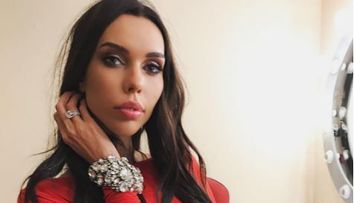 A devenit unul dintre cele mai populare modele de pe Instagram. Cum arata bruneta care adora sa pozeze in costum de baie