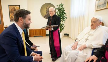 Vicepreședintele JD Vance, ”învinuit” de moartea Papei Francisc, fiind ultimul diplomat care l-a văzut în viață. ”Papa l-a văzut pe Vance și a renunțat la umanitate”