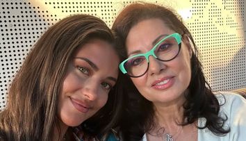 Mama Antoniei a absolvit facultatea la aproape 60 de ani. Cum arată Denise Iacobescu în prezent