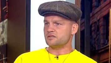 Andre Bîrleanu, bătut în mijlocul parcului Herăstrău de mai mulți artiști! Imagini în premieră
