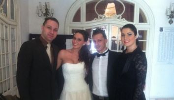 Fotografii de album cu Nicoleta, casnica de la 