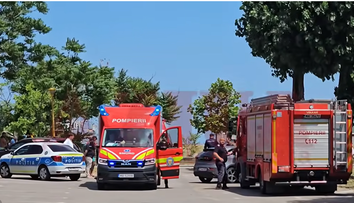 La un pas de înec: fetiţă de 11 ani, scoasă din mare în stare gravă. Incidentul s-a petrecut pe plaja Riva din Mamaia - VIDEO