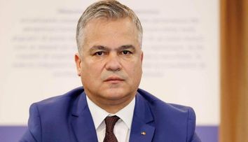 Cine este și cum arată soția lui Adrian Veștea. Premierul desemnat are doi copii