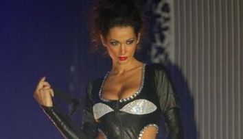 Mamica Nicoleta Luciu - felina pe podium! FOTO