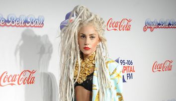 Lady Gaga, in costum de baie. Cum arata corpul artistei atunci cand renunta la hainele extravagante