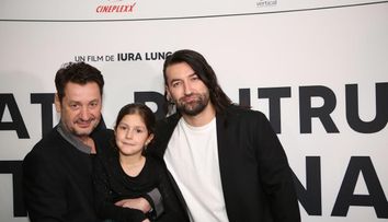 Smiley, pe covorul roșu la premiera de gală a filmului „Odată pentru totdeauna”, regizat de Iura Luncașu