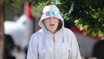 Femeile suspinau după el în anii ’80, acum nimeni nu-l mai recunoaște pe stradă. Ce s-a întâmplat cu unul dintre cei mai râvniți bărbați de la Hollywood
