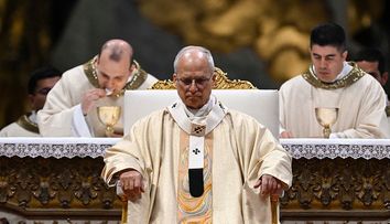 Designerul gay al Papei Leon XIV a dezvăluit secretul veșmintelor Suveranului Pontif. Detaliul pe care nu l-a observat nimeni