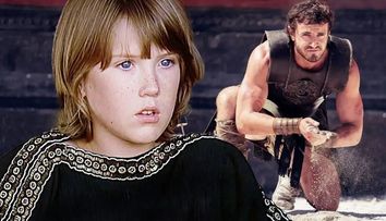 Îți amintești de puștiul cu ochi superbi din Gladiatorul? De-a lungul anilor a jucat alături de actori consacrați: Joaquin Phoenix, Russell Crowe și Bruce Willis