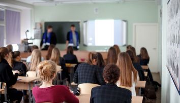 Gafa la BAC 2013, sesiunea de toamna. Un elev si-a dat telefonul pe speaker in timpul examenului