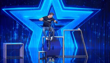 Românii au talent 2020: Iulian Zaharie și bicicleta sa, combinația perfectă pentru spectacol