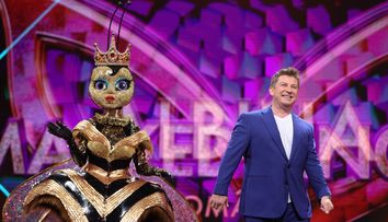 Albina a strălucit și la propriu, și la figurat pe scena Masked Singer România