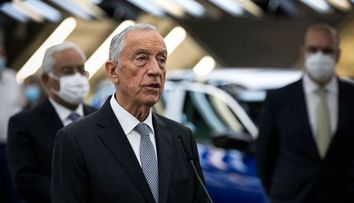 Președintele Portugaliei, surprins într-o ipostază mai puțin obișnuită. De ce a ajuns virală imaginea cu el
