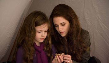 Transformare remarcabilă pentru starul din Twilight. Cum arată acum Mackenzie Foy, ”fiica” Bellei Swan