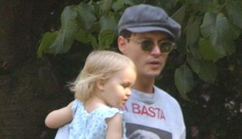 Fetita adorabila din bratele lui Johnny Depp e domnisoara in toata regula. Cum arata Lily-Rose la 15 ani