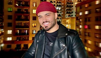 VIDEO VIRAL: Jador s-a sărutat cu o fană la un concert, apoi a înjurat-o: „Mamă, iartă-mă!”