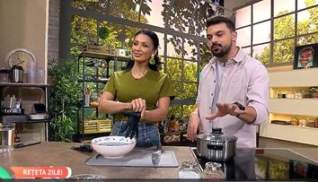 Rețeta care face furori: salată orientală și aripioare fragede, explicate pas cu pas! Află cum le poți prepara și tu simplu