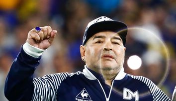 A murit Diego Maradona