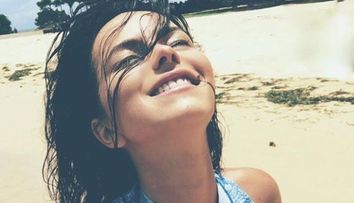 Inna, intr-un bikini negru, foarte sexy. Cum au reactionat fanii cand au vazut-o asa