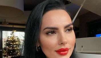 Lavinia Pîrva, filmare incendiară în costum de baie
